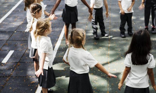 Okul Bahçelerine ‘Mendil Kapmaca’ Oyunu Geliyor !