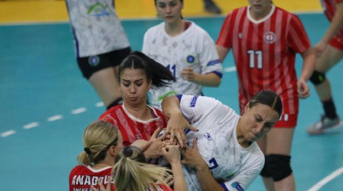 Poyrazın Kızları Süper Lig&#039;e galibiyetle başladı