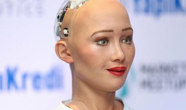 Sosyal medyanın gündeminde! İşte robot Sophia'nın öne çıkan özellikleri