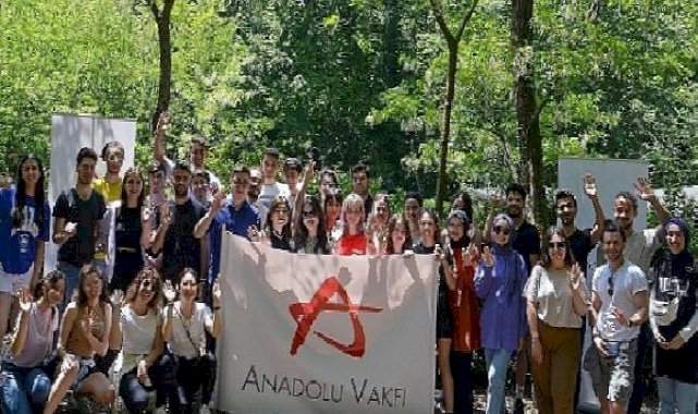 Anadolu Vakfı, Burs Programı ile gençlere destek vermeye devam ediyor
