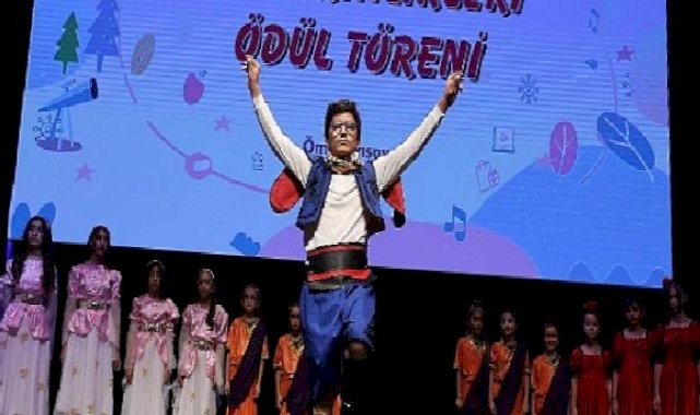 Bilgi Evleri'nde Ödül Dolu Yaz'a Veda