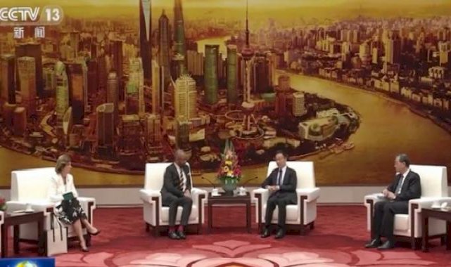 Çin Cumhurbaşkan Yardımcısı Han Zheng,  İngiltere Dışişleri Bakanı Cleverly’i kabul etti