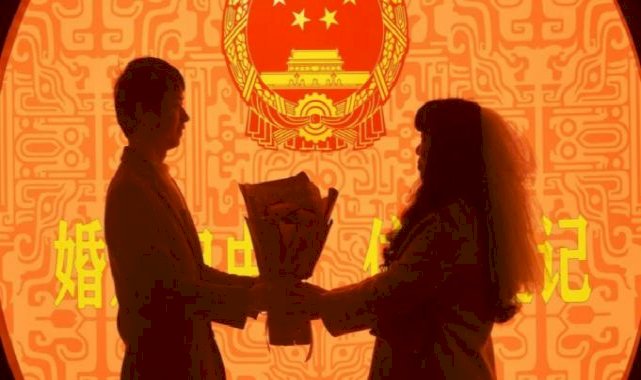 Çin'de evlenen çiftlere para ödülü: Gelin adayları için 25 yaş şartı var