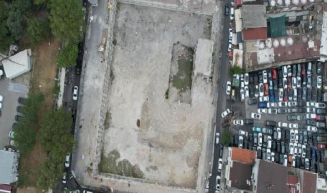 İBB'nin ilerleme kaydetmediği Mercan Katlı Otopark, esnafı çileden çıkardı