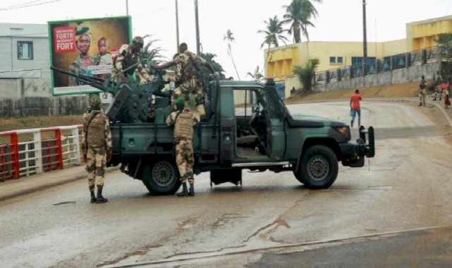 Kamerun ve Ruanda'da darbe önlemi: Ordu kadrolarına yeni atamalar yapıldı
