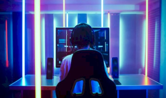 Oyun tutkunları ve uzaktan çalışanlar, sağlıkları için teknolojik koltuklara yöneliyor