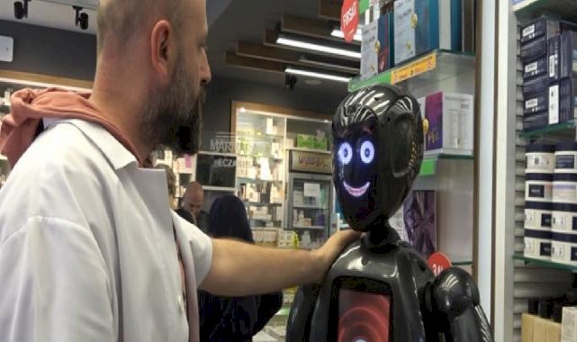 Yalova'da yapay zekalı robot eczanede kalfa olarak göreve başladı