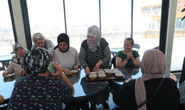 Yaşlı Yaşam Merkezi’nde aşure ikramı