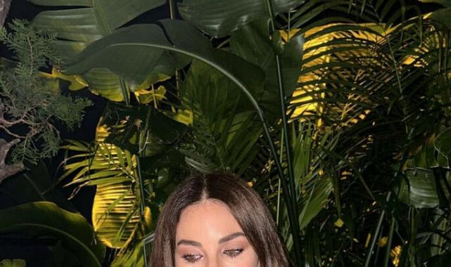 51 yaşındaki Defne Samyeli dekolteli pozlarıyla sosyal medyayı salladı! 'Kim der ki 51 yaşında'