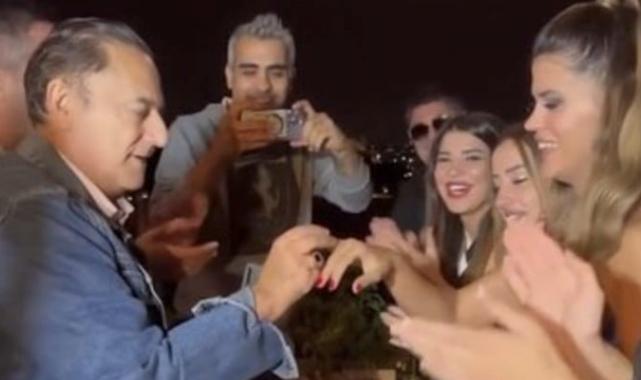 6. kez nikah masasına oturuyor! Mehmet Ali Erbil 40 yaş küçük sevgilisine evlenme teklifi etti....
