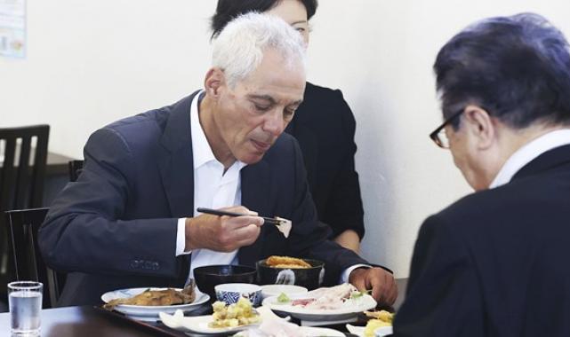 "ABD'nin Tokyo Büyükelçisi'nin şovu tipik bir ikiyüzlülük örneği"