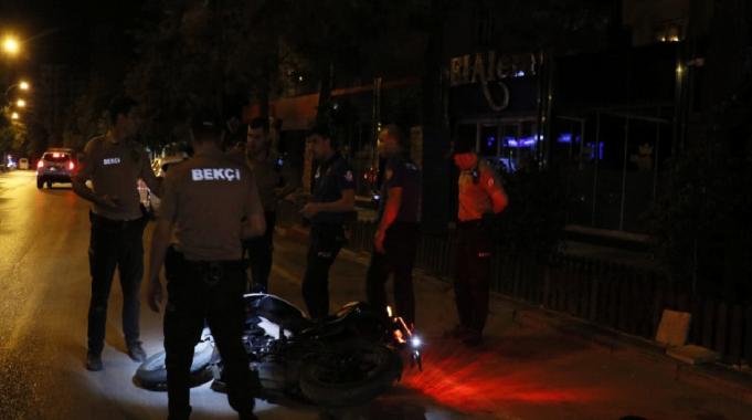 Adana'da iş yerine silahlı saldırı düzenleyecek 2 kişi bekçileri görünce kaçtı