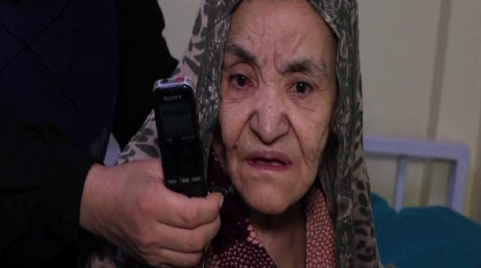 Afganistan'da ailesinin 25 yıldır bir odada hapsettiği kadın kurtarıldı