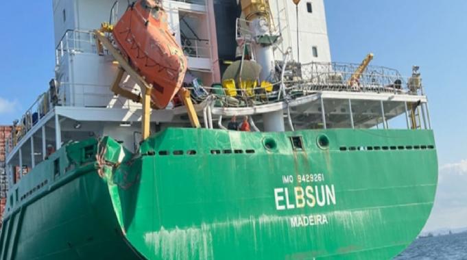 Ahırkapı açıklarında hareketli anlar! İki geminin çarpışma anı saniye saniye kamerada