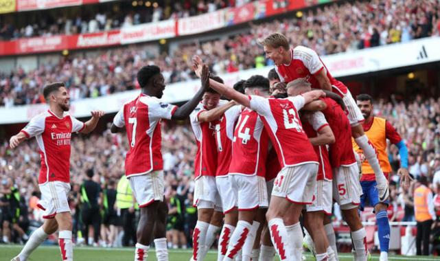 Arsenal, Manchester United karşısında üç golle güldü