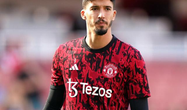 Arsenal, Manchester United karşısında üç golle güldü