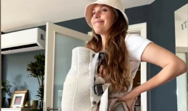 Aslı Enver, kızı Elay ile yeni paylaşım yaptı