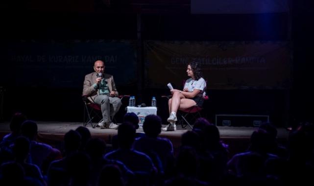 Başkan Soyer: "Siyasetten uzak durmayın"