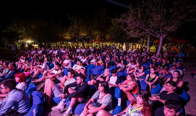 Başkan Soyer: "Siyasetten uzak durmayın"