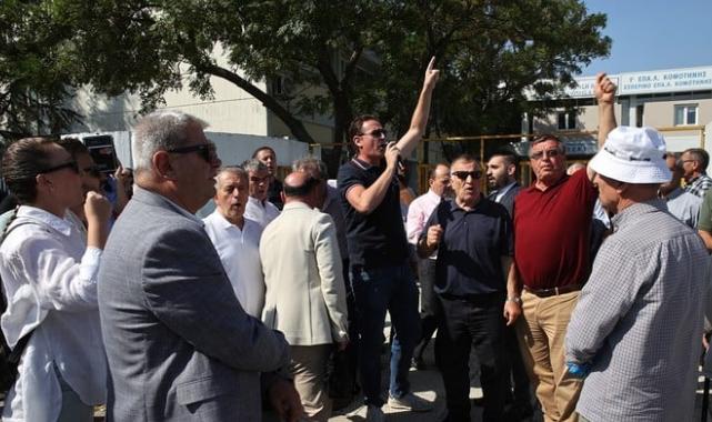 Batı Trakyalı Türkler, azınlık okulundaki dönüşümlü eğitimi protesto ediyor