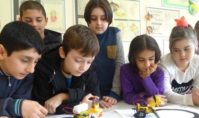 Bilgi Evleri’nde atölye ve kulüp zamanı