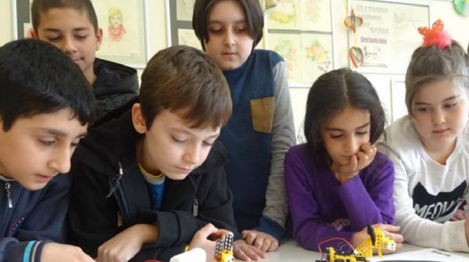 Bilgi Evleri’nde atölye ve kulüp zamanı