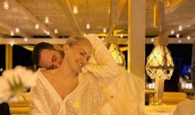 Burcu Esmersoy hayatının imzasını attı!