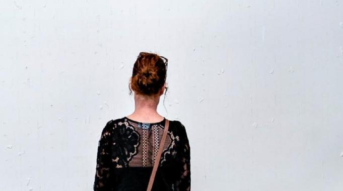 Danimarkalı sanatçı boş çerçeveyi sanat eseri diye sundu: Sözleşmenin ihlali işin bir parçasıdır