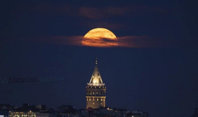 Dünyanın gözbebeği İstanbul'a 8 ayda gelen turist sayısı rekor kırdı