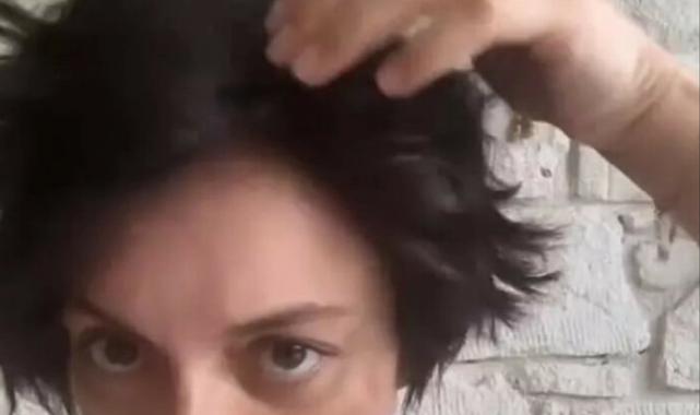 Ezgi Mola, kuaförlere ateş püskürdü