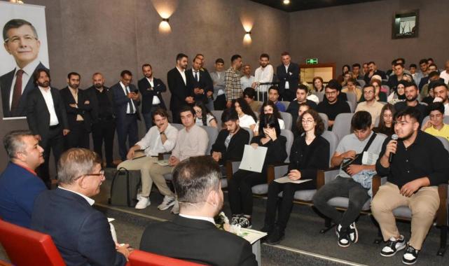 Gelecek Partisi gençlerle bir araya geldi