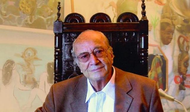 Hayatını kaybeden gazeteci ve yazar Hıfzı Topuz'un yazdığı kitaplardan seçmeler