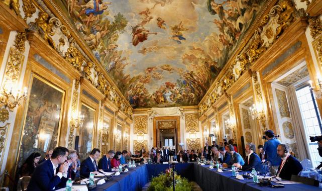 İmamoğlu: "Şehirlerin demokrasinin merkezi olduğunu hatırlamanın zamanı geldi"