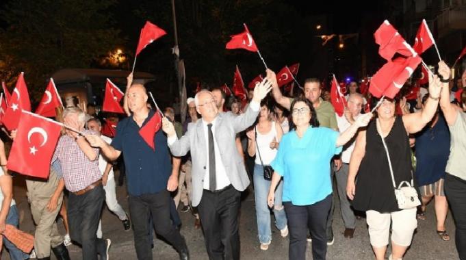 İzmir Karabağlar’da geleneksel kortej  coşkusu
