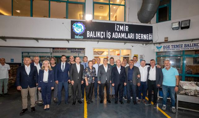 İzmirli balıkçılar sezonu açtı