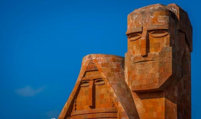 Karabağ yeniden Azerbaycan'a kavuştu! Polisler Hankendi'de devriye gezdi...