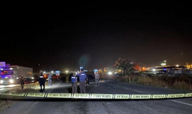Konya'da yolcu indiren kamyonete kamyon çarptı: Kasadan savrulan 2 kişi öldü