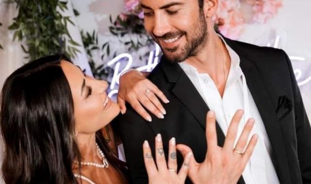 Melek Mosso evliliğe ilk adımı attı! Törende testi kırdı...