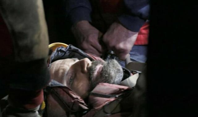 Mersin'de mağarada rahatsızlanan ABD'li dağcı 9 gün sonra çıkartıldı