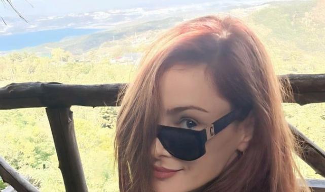 Mine Tugay mini şortlu pozlarıyla olay yarattı! 'Büyüleyici güzellik'