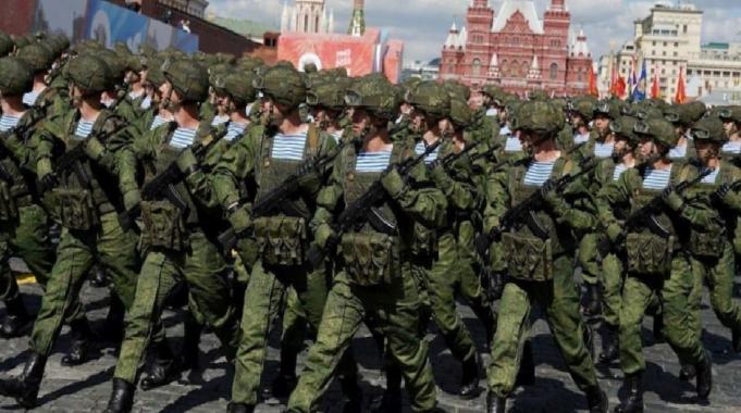 Putin imzaladı: Rusya, 130 bin genci askere alacak