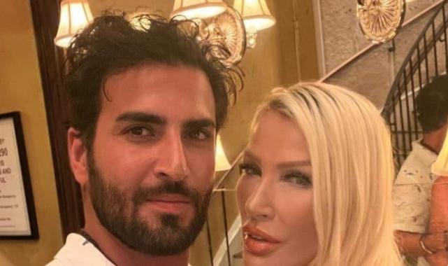 Seda Sayan eşi Çağlar Ökten'in ailesiyle bir araya geldi