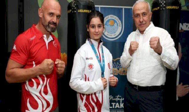 Başkan Gültak, kick boks sporcusu Sonay'ı ziyaret etti