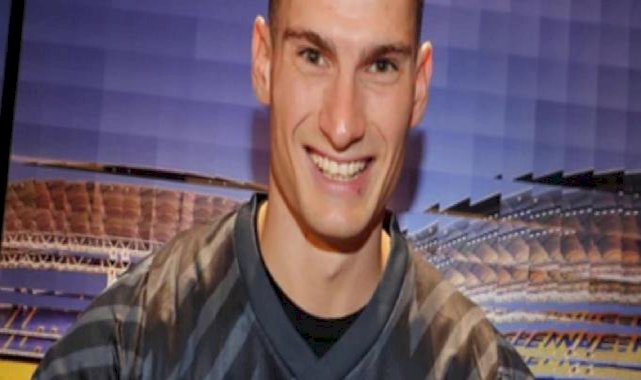 Fenerbahçe’nin yeni transferi Livakovic, yılın en iyi kalecisi ödülüne aday gösterildi