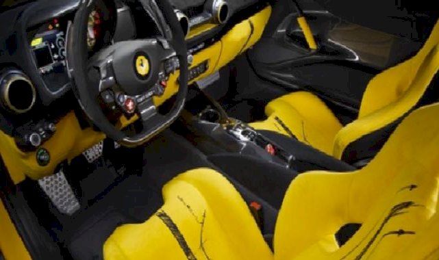 Ferrari 812 Competizione tanıtıldı