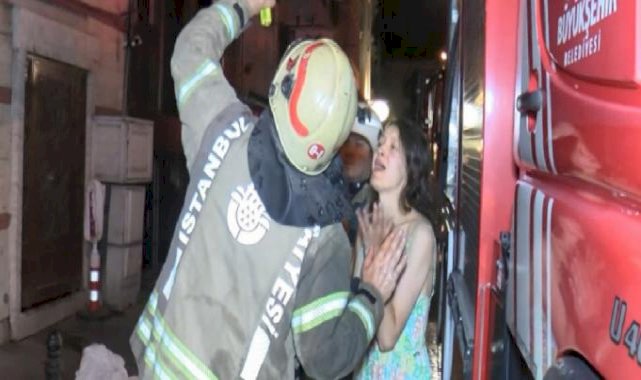 İstanbul'da 5 katlı otelde yangın paniği: 40 turist tahliye edildi
