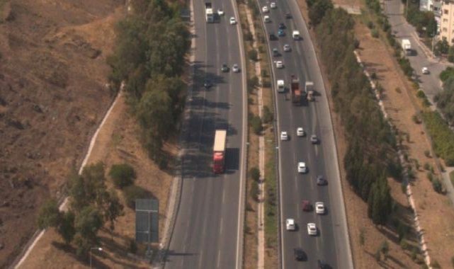 İzmir'de TEKNOFEST'e yoğun ilgi! Araç kuyrukları havadan görüntülendi...