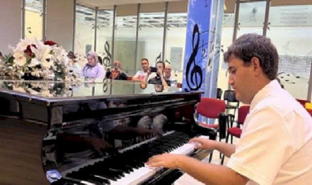 Otizmli Taylan, Bursalılara piyano resitali sundu