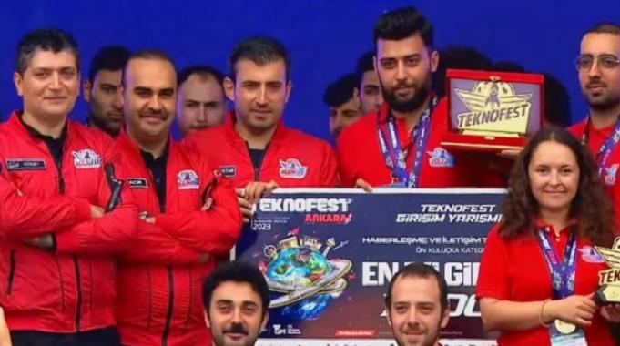 TEKNOFEST&#039;ten Bursa&#039;ya kupalarla döndüler