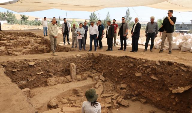 Vali Şıldak, arkeolojik kazı alanlarını inceledi